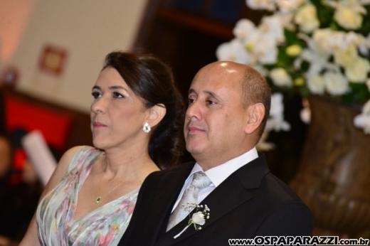 Taís Bento e Sérgio Angélico fazem casamento de novela em SJCampos