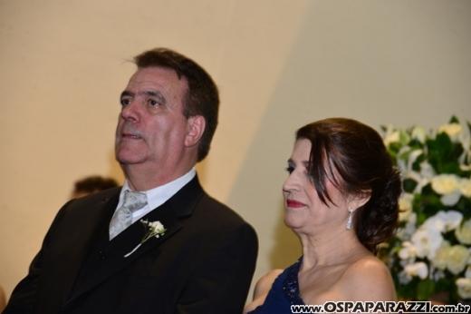 Taís Bento e Sérgio Angélico fazem casamento de novela em SJCampos