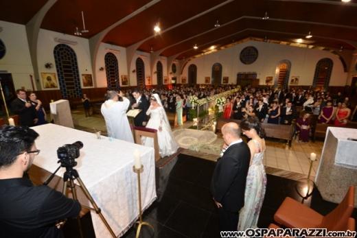 Taís Bento e Sérgio Angélico fazem casamento de novela em SJCampos