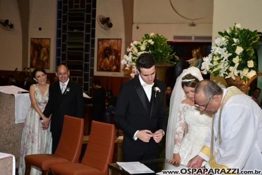 Taís Bento e Sérgio Angélico fazem casamento de novela em SJCampos