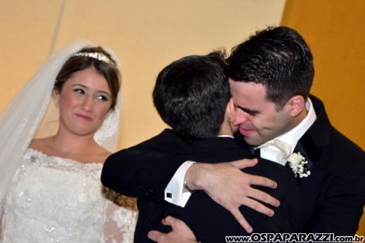Taís Bento e Sérgio Angélico fazem casamento de novela em SJCampos