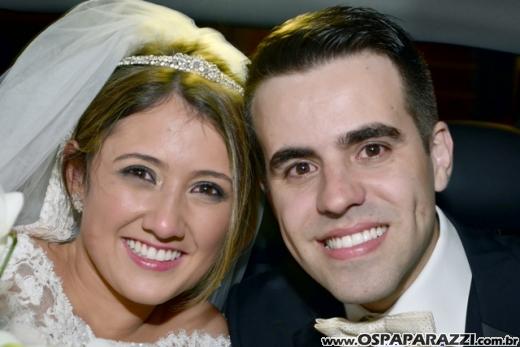 Taís Bento e Sérgio Angélico fazem casamento de novela em SJCampos