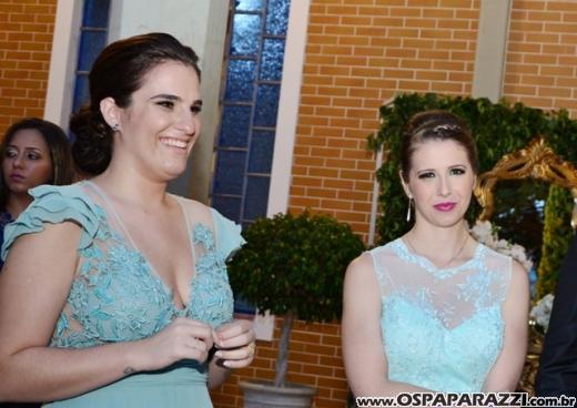 Taís Bento e Sérgio Angélico fazem casamento de novela em SJCampos