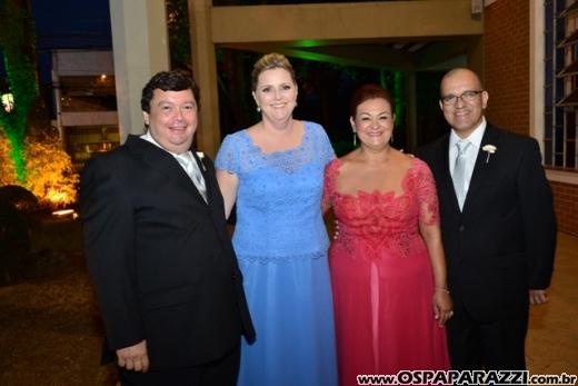 Taís Bento e Sérgio Angélico fazem casamento de novela em SJCampos