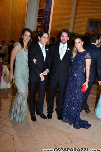 Taís Bento e Sérgio Angélico fazem casamento de novela em SJCampos