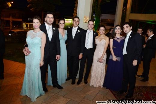 Taís Bento e Sérgio Angélico fazem casamento de novela em SJCampos