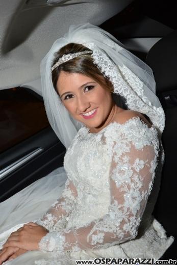 Taís Bento e Sérgio Angélico fazem casamento de novela em SJCampos