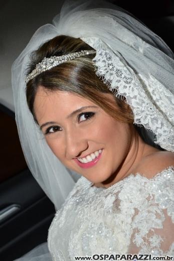Taís Bento e Sérgio Angélico fazem casamento de novela em SJCampos