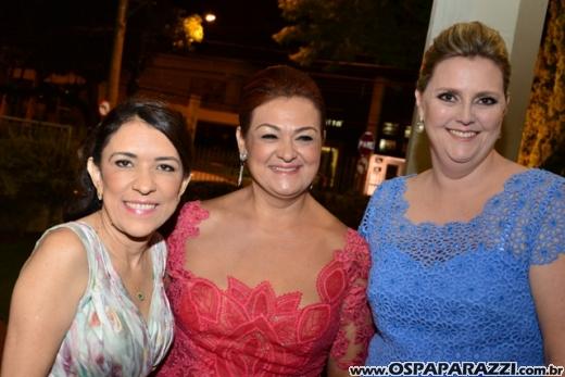 Taís Bento e Sérgio Angélico fazem casamento de novela em SJCampos