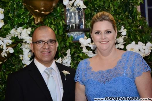Taís Bento e Sérgio Angélico fazem casamento de novela em SJCampos