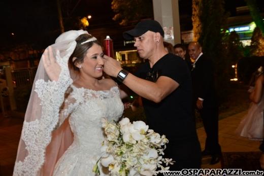 Taís Bento e Sérgio Angélico fazem casamento de novela em SJCampos