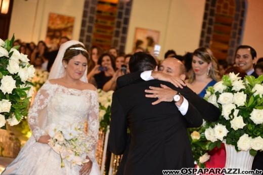 Taís Bento e Sérgio Angélico fazem casamento de novela em SJCampos