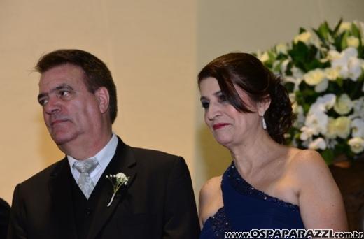 Taís Bento e Sérgio Angélico fazem casamento de novela em SJCampos