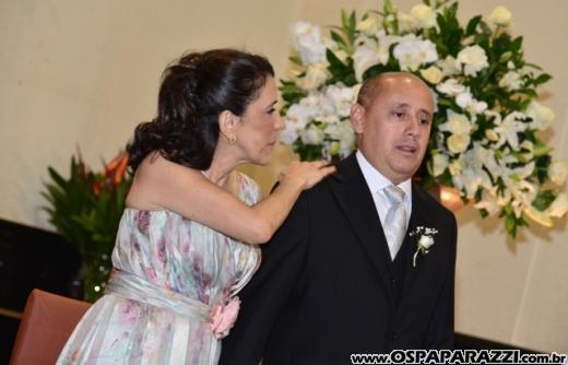 Taís Bento e Sérgio Angélico fazem casamento de novela em SJCampos