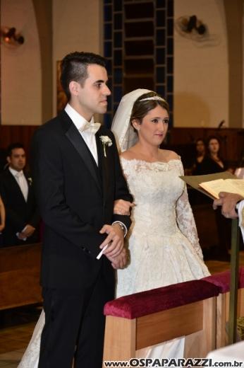 Taís Bento e Sérgio Angélico fazem casamento de novela em SJCampos