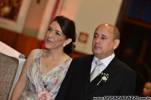 Taís Bento e Sérgio Angélico fazem casamento de novela em SJCampos