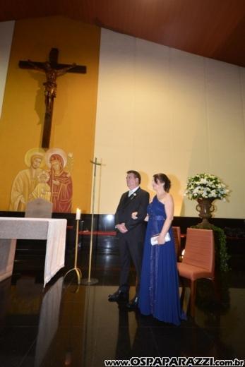 Taís Bento e Sérgio Angélico fazem casamento de novela em SJCampos