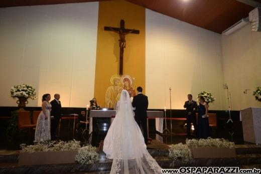 Taís Bento e Sérgio Angélico fazem casamento de novela em SJCampos