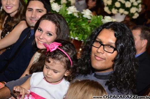 Taís Bento e Sérgio Angélico fazem casamento de novela em SJCampos