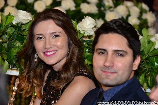 Taís Bento e Sérgio Angélico fazem casamento de novela em SJCampos