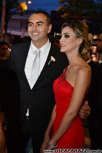 Taís Bento e Sérgio Angélico fazem casamento de novela em SJCampos
