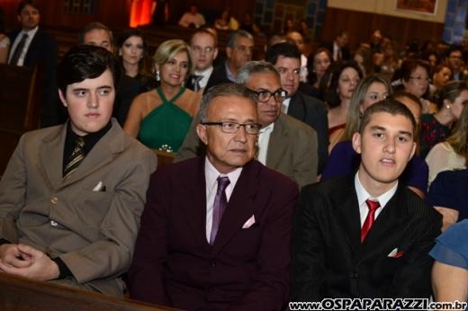 Taís Bento e Sérgio Angélico fazem casamento de novela em SJCampos