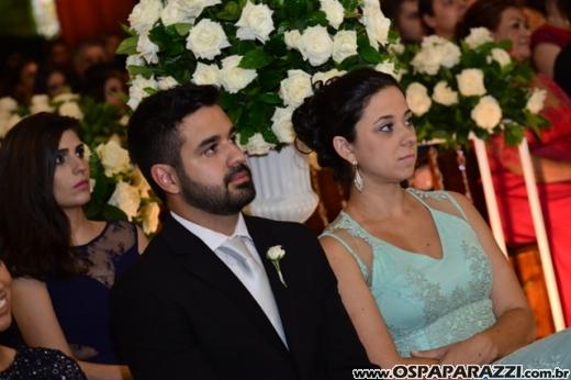 Taís Bento e Sérgio Angélico fazem casamento de novela em SJCampos