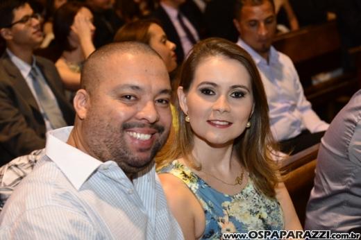 Taís Bento e Sérgio Angélico fazem casamento de novela em SJCampos