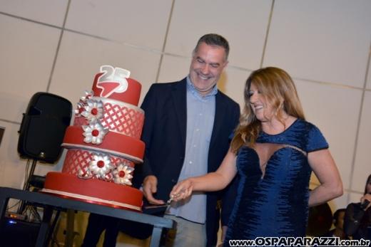 Carmem e Bruno Alvim comemoram 25 anos do Grupo Teaser
