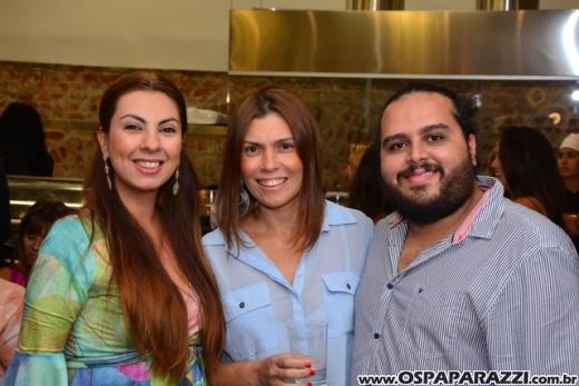 Ana Aragão e Miguel Chiarastello apresentam Migas Hamburgueria