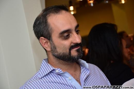 Ana Aragão e Miguel Chiarastello apresentam Migas Hamburgueria