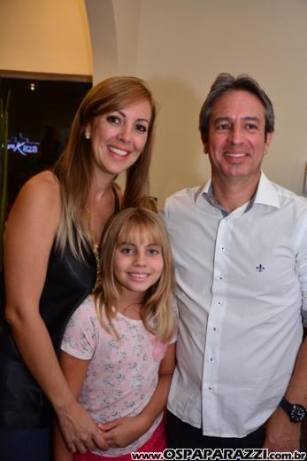 Ana Aragão e Miguel Chiarastello apresentam Migas Hamburgueria