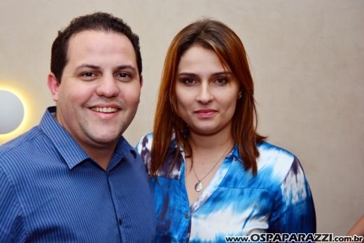 Ana Aragão e Miguel Chiarastello apresentam Migas Hamburgueria