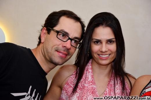 Ana Aragão e Miguel Chiarastello apresentam Migas Hamburgueria