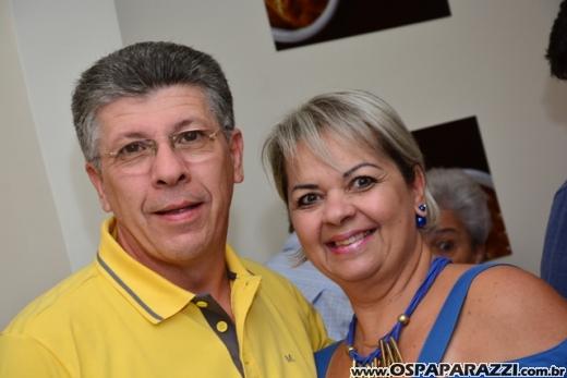 Ana Aragão e Miguel Chiarastello apresentam Migas Hamburgueria
