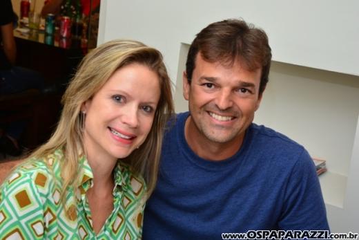 Ana Aragão e Miguel Chiarastello apresentam Migas Hamburgueria