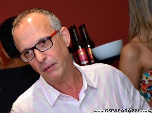 Ana Aragão e Miguel Chiarastello apresentam Migas Hamburgueria