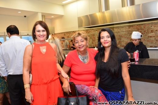 Ana Aragão e Miguel Chiarastello apresentam Migas Hamburgueria