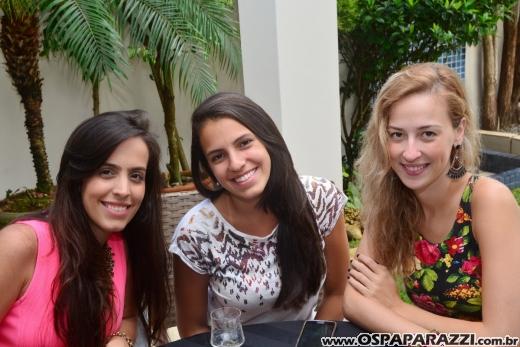 Silvia Máximo comemora seus 55 anos entre amigas