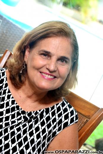 Silvia Máximo comemora seus 55 anos entre amigas