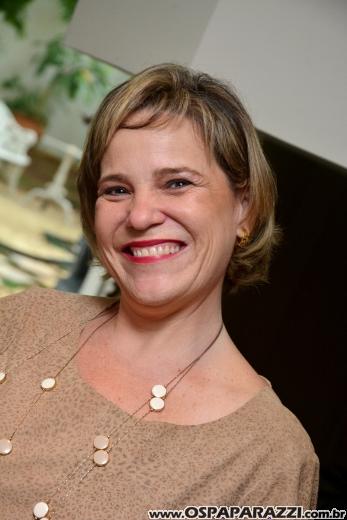 Silvia Máximo comemora seus 55 anos entre amigas