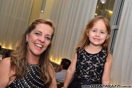 Nazira Madureira comemora aniversário no Restaurante 14 Bis