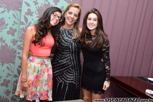 Nazira Madureira comemora aniversário no Restaurante 14 Bis