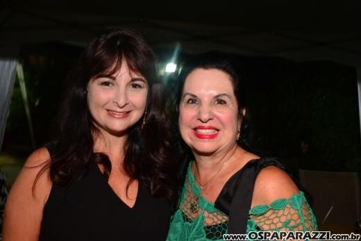 Vera e Delvio Buffulin comemoram aniversário entre amigos no fim de semana