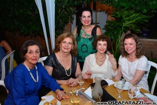 Vera e Delvio Buffulin comemoram aniversário entre amigos no fim de semana