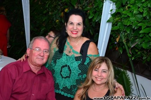Vera e Delvio Buffulin comemoram aniversário entre amigos no fim de semana