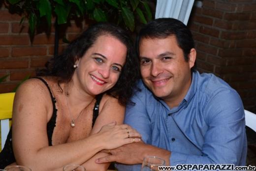 Vera e Delvio Buffulin comemoram aniversário entre amigos no fim de semana