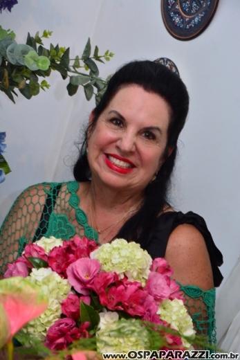 Vera e Delvio Buffulin comemoram aniversário entre amigos no fim de semana