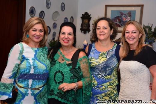 Vera e Delvio Buffulin comemoram aniversário entre amigos no fim de semana