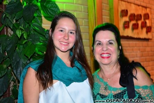 Vera e Delvio Buffulin comemoram aniversário entre amigos no fim de semana